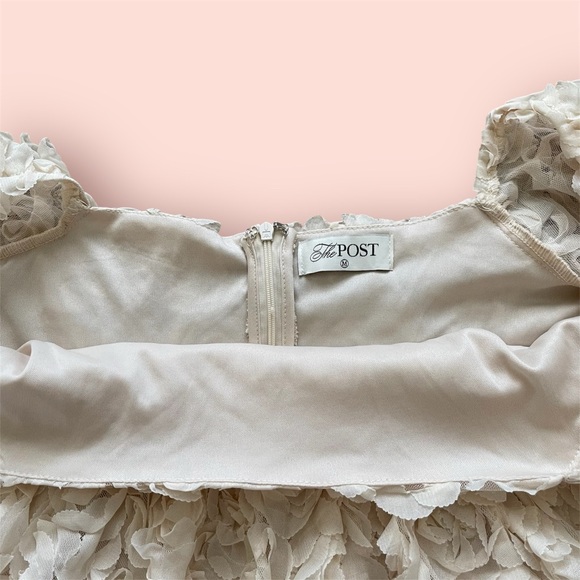 The Post Cream Floral Design Dress - Picture 2 of 4